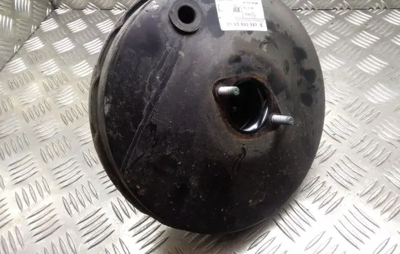 Renault Megane I Brake booster 7700832987