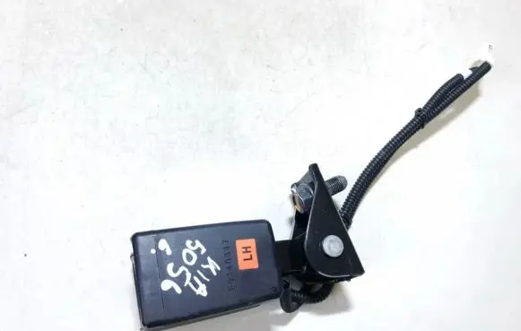 Rear seatbelt buckle