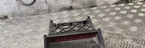 Dodge RAM 1500 DS Third/center stoplight 05028782AD