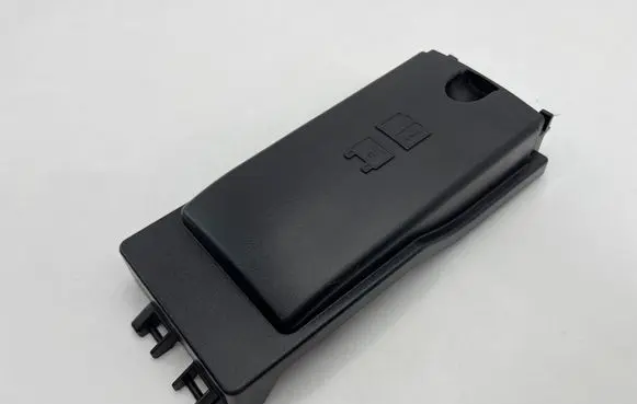 Jaguar XE Fuse box cover GX7314A076AA P00147268A