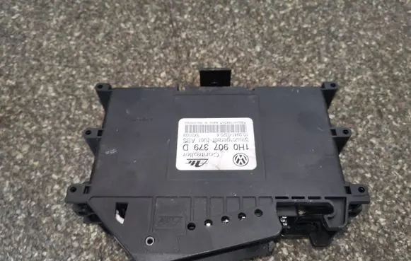 Volkswagen PASSAT B5 Other control units/modules 1H0907379D