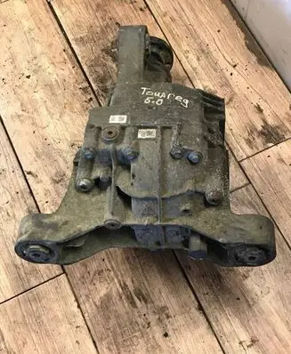 Volkswagen Touareg I Rear differential 4460310023 08XS00043A