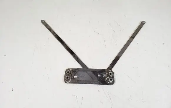 BMW 1 E82 E88 Gearbox mounting bracket 6760303