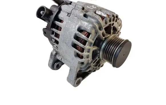 Peugeot 208 Generator/alternator 9826573480