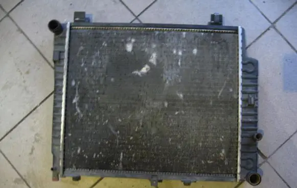 Mercedes-Benz C W202 Coolant radiator 22TD