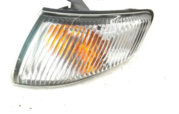 Mazda 626 Front indicator light 21061822