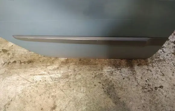 Rear door trim (molding)