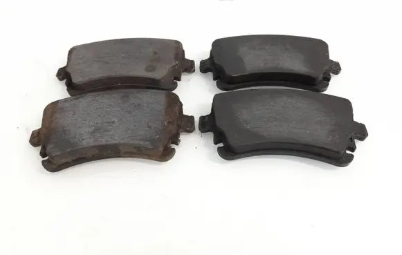 Volkswagen Transporter - Caravelle T5 Brake pads (rear) 