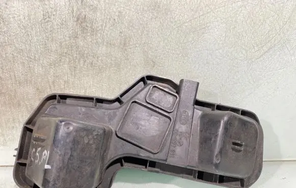 Headlight/headlamp dust cover