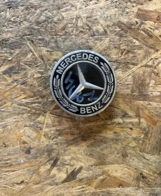 Mercedes-Benz E W212 Original wheel cap A1714000025