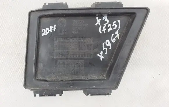 BMW X3 F25 Headlight/headlamp dust cover 738069