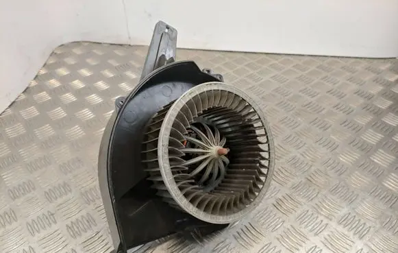 Volkswagen Polo V 6R Heater fan/blower 6R1819015 Y1551