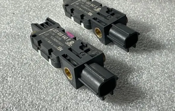 Audi A4 S4 B7 8E 8H Airbag deployment crash/impact sensor 8E0959643B