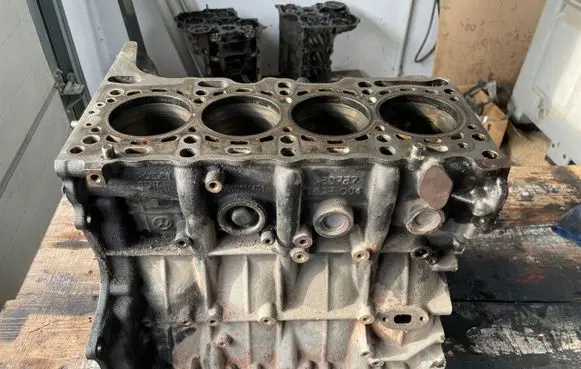 Mercedes-Benz Sprinter W906 Engine block OM651651955