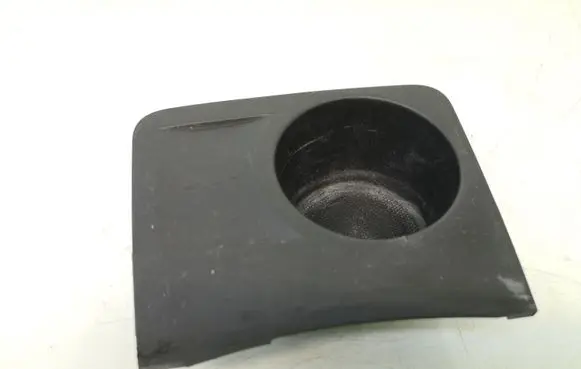 Cup holder front