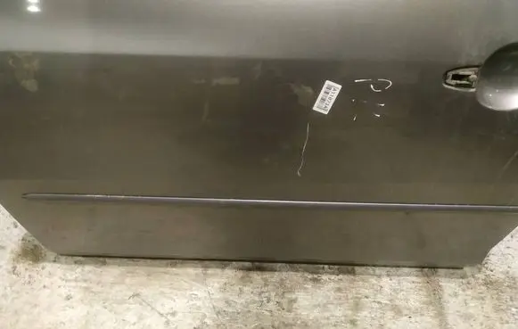 Mazda 3 I Front door trim (molding) 
