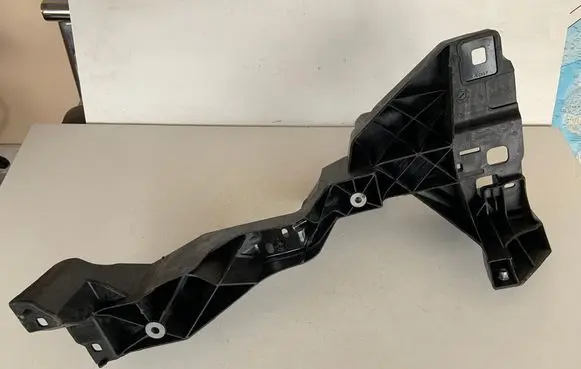 Audi Q7 4M Headlight/headlamp mounting bracket 4M0805608B