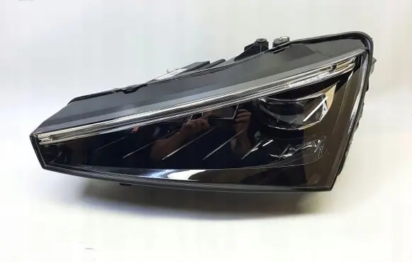 Skoda Scala Headlight/headlamp 657941015A