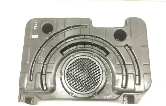 Maserati Levante Subwoofer speaker 0670100016