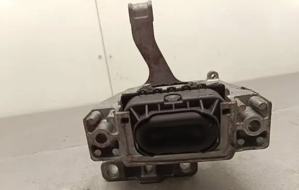 Skoda Octavia Mk3 (5E) Engine mount bracket 5Q0199262BH