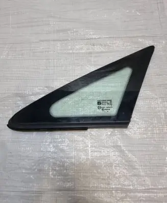 Opel Corsa E Front triangle window/glass 