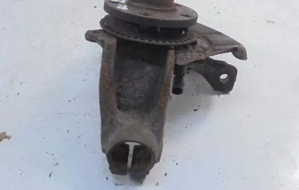 Seat Leon (1M) Front wheel hub spindle knuckle 