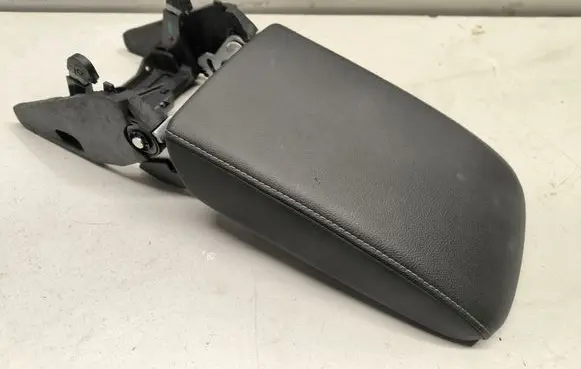 Volkswagen Tiguan Armrest 5NA864207