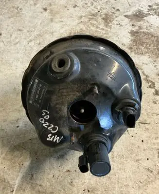 Mercedes-Benz C W203 Brake booster A0054304730 03784920014