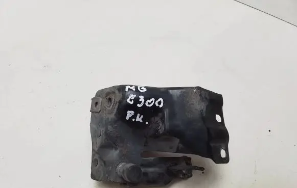 Mercedes-Benz E W211 Horn signal holder/bracket 