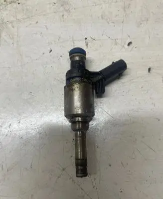 Audi A5 Sportback 8TA Fuel injector 06H906036G