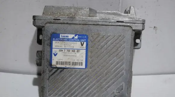 Volvo S40, V40 Engine control unit/module 7700868321