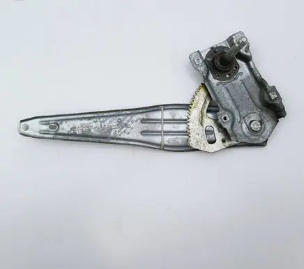 Toyota Avensis T250 Rear door manual window regulator 