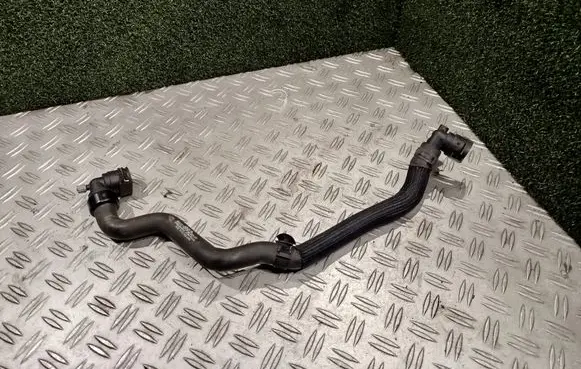 Peugeot 3008 II Engine coolant pipe/hose 9822199280