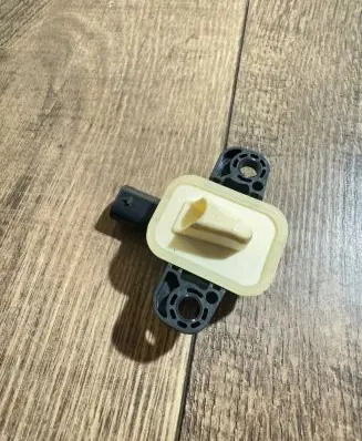 Mercedes-Benz GL X166 Airbag deployment crash/impact sensor A1668210351 56054084AA