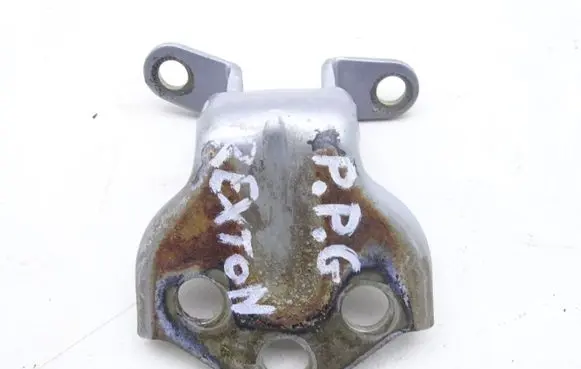 SsangYong Rexton Front door hinge set SSANGYONG_REXTON_ZAWIAS_DRZWI_PRAWY_PRZÓD_DÓŁ_SAF