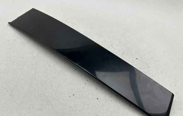 Volkswagen Sharan Front door glass trim molding 7N0837901