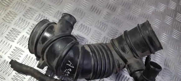 Mitsubishi Carisma Air intake hose/pipe MR312759 5V039