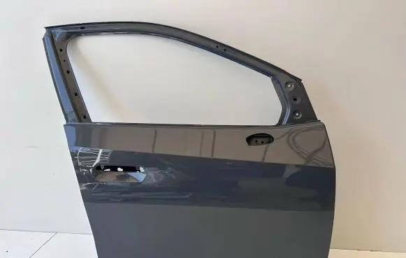 BMW 2 Active Tourer U06 Front door