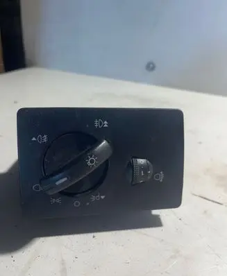 Ford Focus Light switch 7m5t13a024