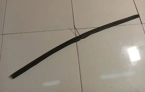 Opel Zafira A Engine compartment rubber