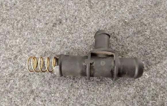 Jaguar XF X250 Engine coolant pipe/hose 803070