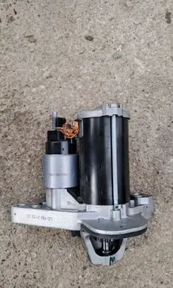 Renault Captur II Starter motor 233002394R