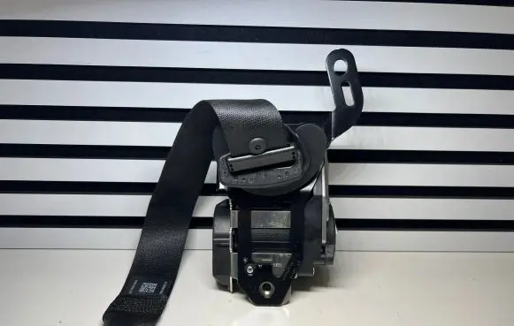 BMW 5 F10 F11 Front seatbelt 7382318