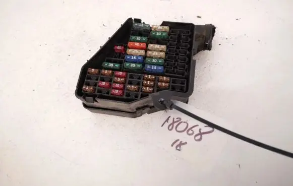 Audi A6 S6 C6 4F Fuse box set