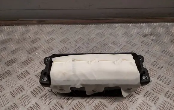 Audi Q3 8U Passenger airbag 8U0880204C