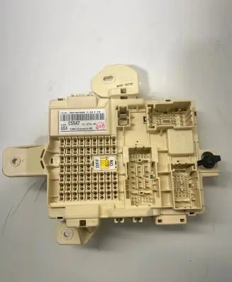 KIA Sorento Fuse module 91950C5547 C55471901150092 1319115084