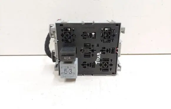 Volkswagen Touareg I Relay mounting block 7L0937503A