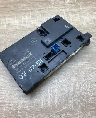 Mercedes-Benz E W211 Door control unit/module 2118701226 00401702