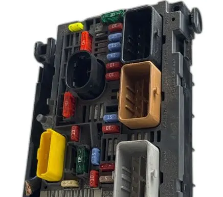 Peugeot Expert Fuse box set 9675878080 R03