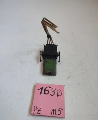 Volkswagen Golf III Heater blower motor/fan resistor 2357932